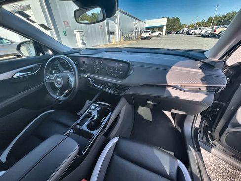 Used 2025 Buick Envision Sport Touring image 29