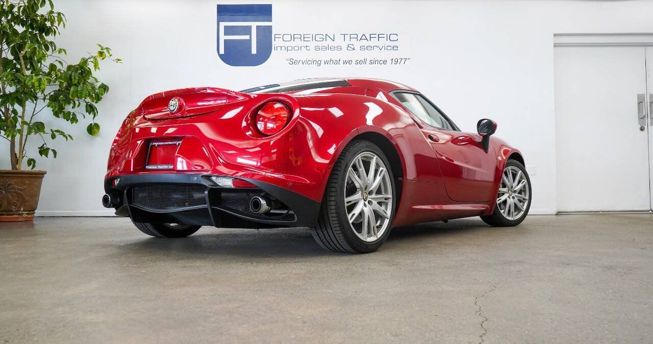 Used 2016 Alfa Romeo 4C Coupe w/ Convenience Group - Coupe RWD image 29