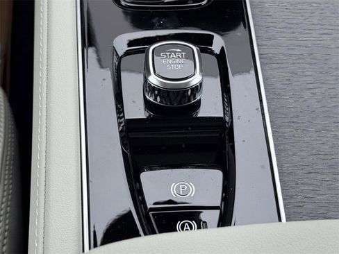 New 2026 Volvo XC90 T8 Ultra w/ Protection Package Premier image 6