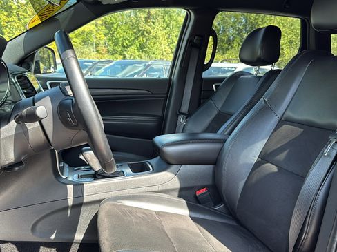 Used 2021 Jeep Grand Cherokee Laredo X image 13