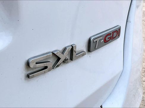 Used 2016 Kia Sorento SX image 9