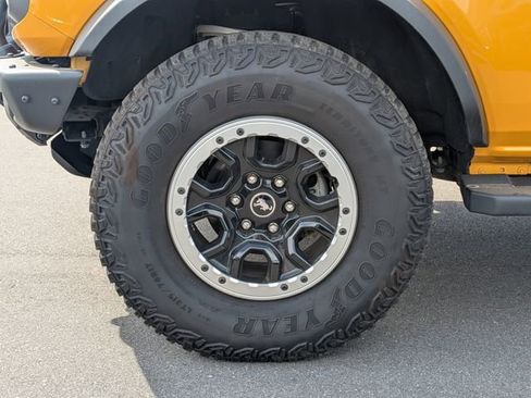 Used 2022 Ford Bronco Big Bend w/ Sasquatch Package AWD/4WD image 10