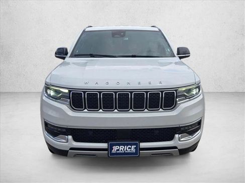 Used 2024 Jeep Wagoneer Series II w/ Flexible Seating Group RWD image 2