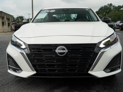 Used 2025 Nissan Altima 2.5 SV FWD image 16