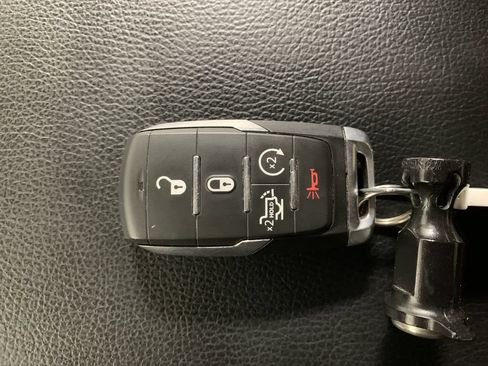 Used 2026 RAM 2500 Laramie AWD/4WD image 31