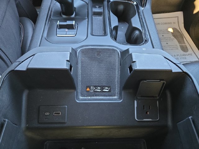 Used 2022 GMC Sierra 1500 AT4 w/ AT4 Premium Package AWD/4WD image 23