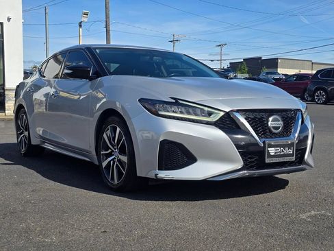 Used 2019 Nissan Maxima 3.5 SV w/ Floor Mat Group FWD image 4