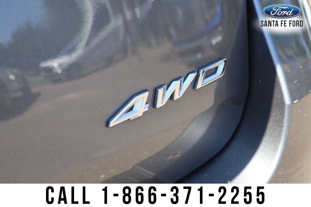 Used 2024 Ford Explorer XLT w/ Equipment Group 202A AWD/4WD image 12