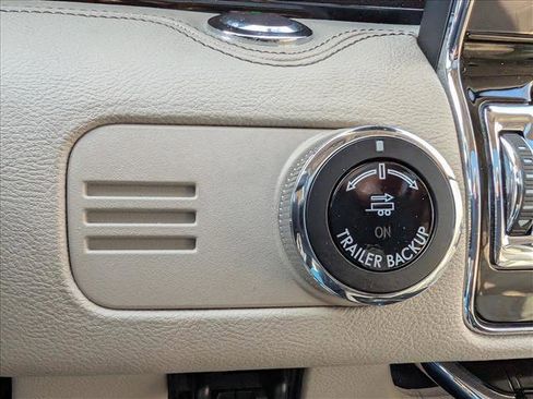 Used 2022 Lincoln Navigator L Reserve image 38