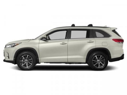 Used 2019 Toyota Highlander XLE AWD/4WD image 3