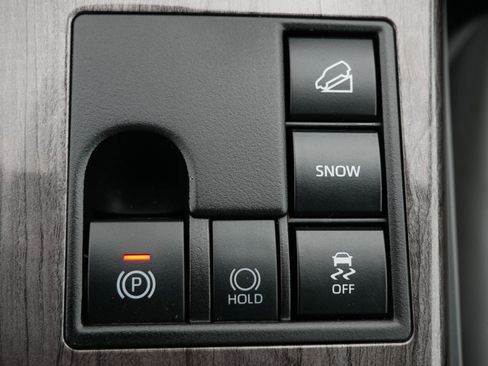 Used 2023 Toyota Highlander Limited image 31