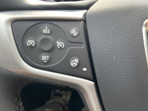 Used 2024 GMC Terrain SLT w/ Elevation Edition image 28