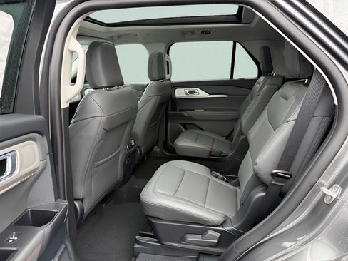 New 2026 Ford Explorer Active w/ Active Comfort Package AWD/4WD image 5