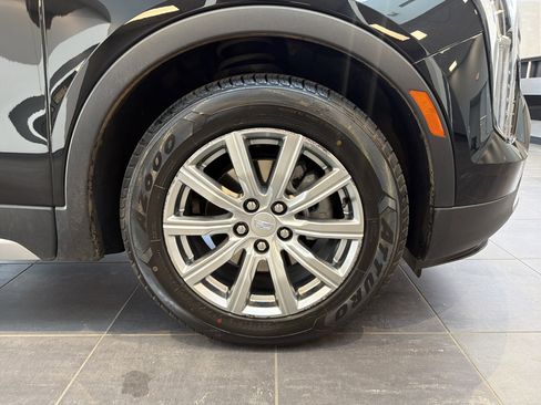 Used 2023 Cadillac XT4 Premium Luxury FWD image 12