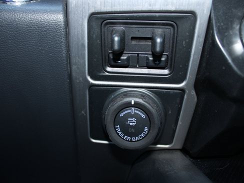 Used 2022 Ford F250 Platinum w/ FX4 Off-Road Package image 28