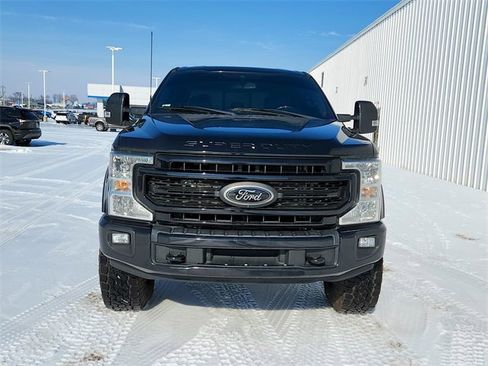 Used 2022 Ford F250 Lariat image 2