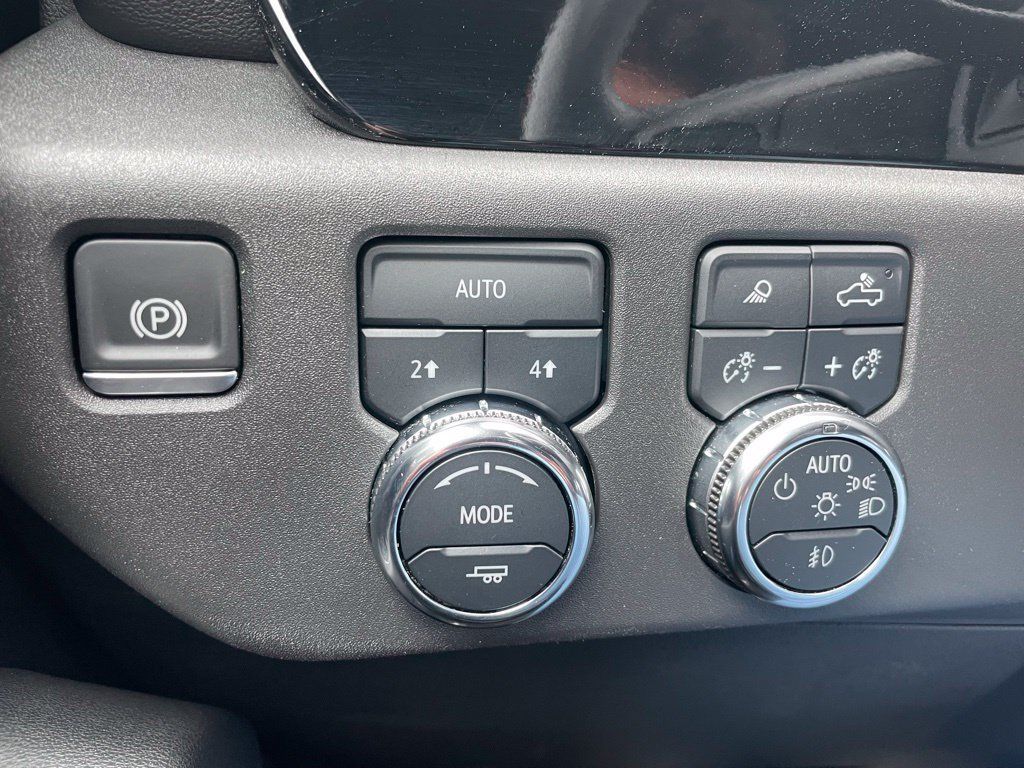 Used 2025 GMC Sierra 1500 SLT AWD/4WD image 50