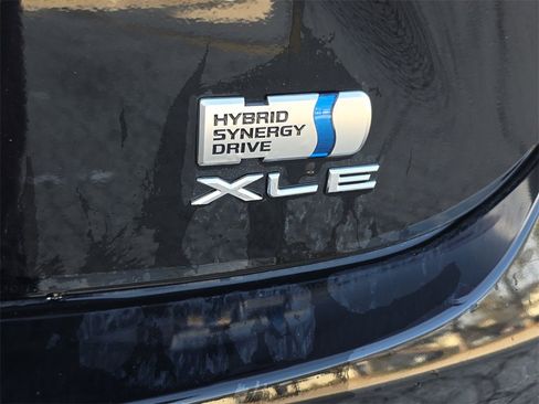 Used 2016 Toyota Avalon XLE Premium image 10