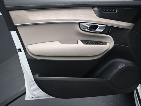 New 2026 Volvo XC90 T8 Plus w/ Protection Package Premier image 20