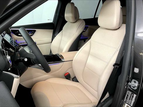New 2025 Mercedes-Benz GLC 300 4MATIC image 14