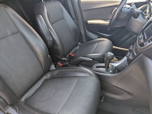 Used 2018 Chevrolet Trax LT w/ LT Convenience Package FWD image 10