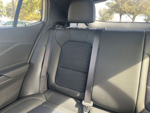 Used 2025 Buick Envista Preferred image 40