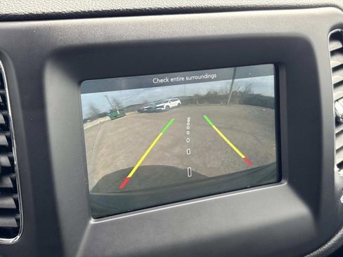 Used 2018 Jeep Compass Sport w/ Tech Group image 30