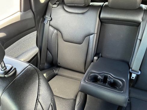 Used 2024 Jeep Compass Latitude AWD/4WD image 13