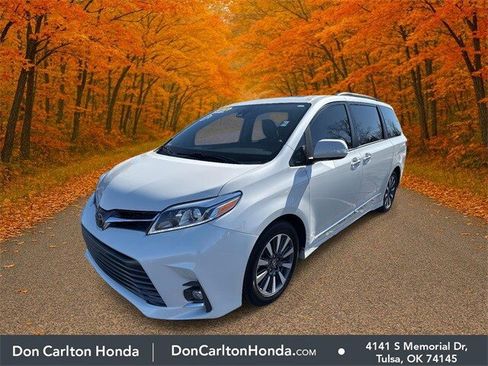 Used 2020 Toyota Sienna Limited Premium image 3