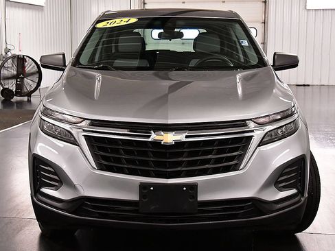 Used 2024 Chevrolet Equinox LS AWD/4WD image 2
