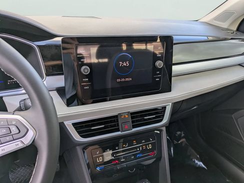 New 2026 Volkswagen Taos SE AWD/4WD image 17