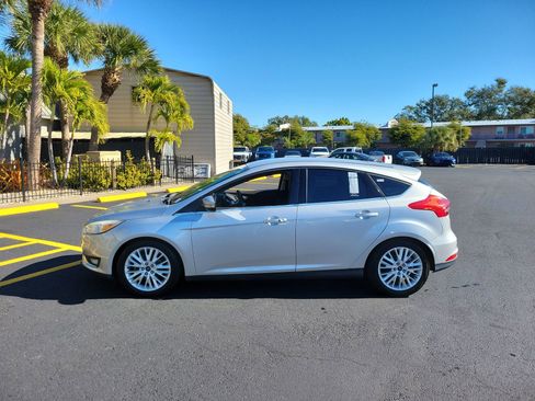 Used 2015 Ford Focus Titanium image 9