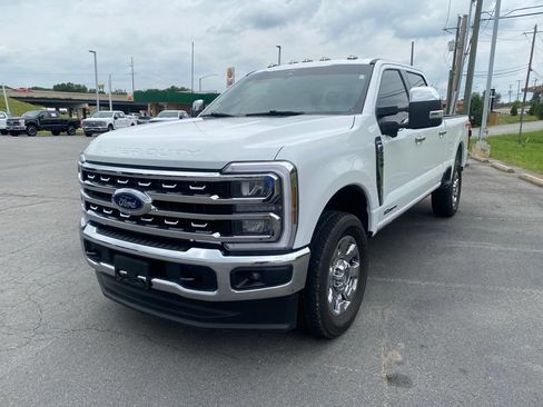 Used 2025 Ford F250 Lariat w/ Chrome Package AWD/4WD image 3