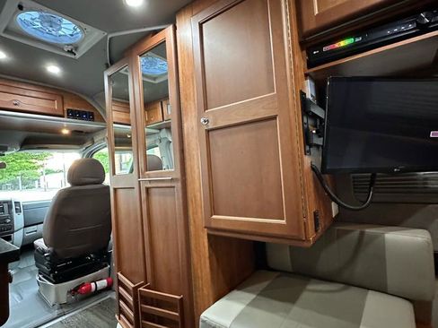 Used 2016 Mercedes-Benz Sprinter 2500 image 72