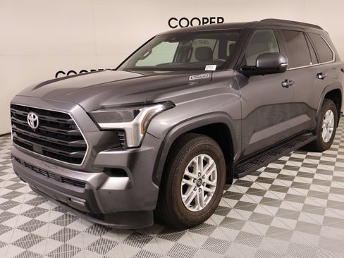 Used 2025 Toyota Sequoia SR5 AWD/4WD image 11