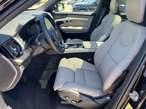 Certified 2025 Volvo XC90 B5 Ultra AWD/4WD image 8