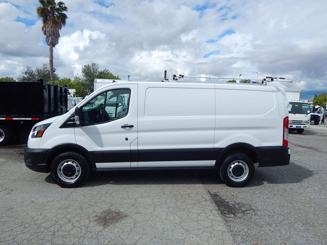 Used 2022 Ford Transit 250 Low Roof RWD image 5