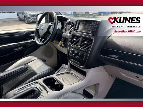 Used 2017 Dodge Grand Caravan SXT FWD image 43