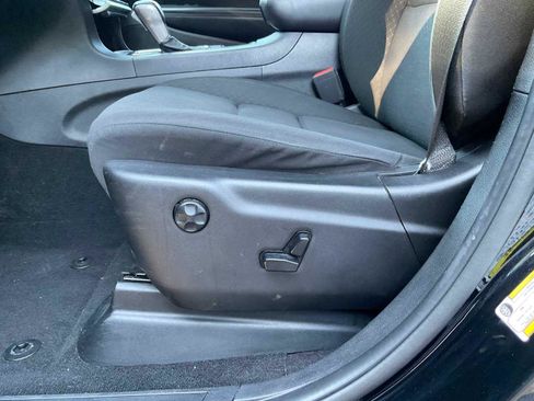 Used 2021 Jeep Grand Cherokee Laredo RWD image 13