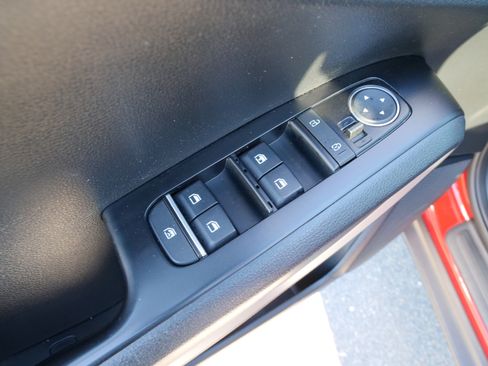 Used 2023 Kia Soul LX image 17