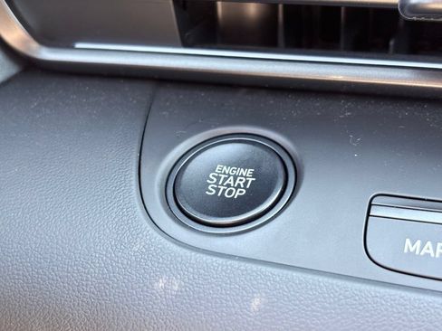 Used 2025 Hyundai Elantra SEL FWD image 17