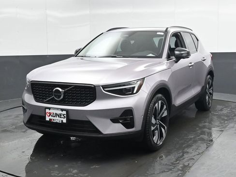 New 2026 Volvo XC40 B5 Ultra w/ Protection Package Premier image 5