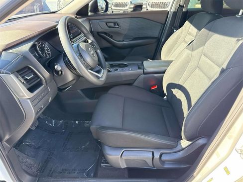 Used 2023 Nissan Rogue S image 19