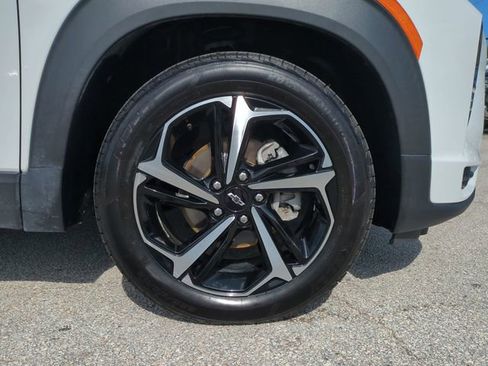 Used 2023 Chevrolet TrailBlazer RS FWD image 11