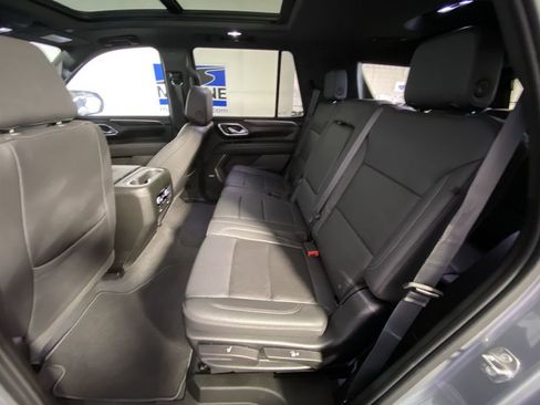 Used 2023 Chevrolet Tahoe Z71 w/ Luxury Package AWD/4WD image 32