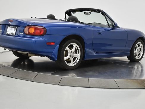 Used 1999 MAZDA MX-5 Miata 10th Anniversary Edition RWD image 21