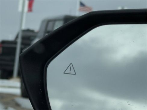 Used 2023 Hyundai Elantra Limited image 25