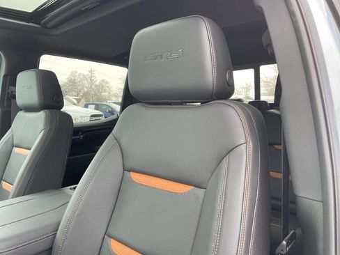 Used 2025 GMC Sierra 1500 AT4 w/ AT4 Premium Package image 8