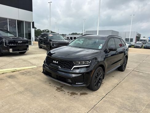 Certified 2023 Kia Sorento SX FWD image 3