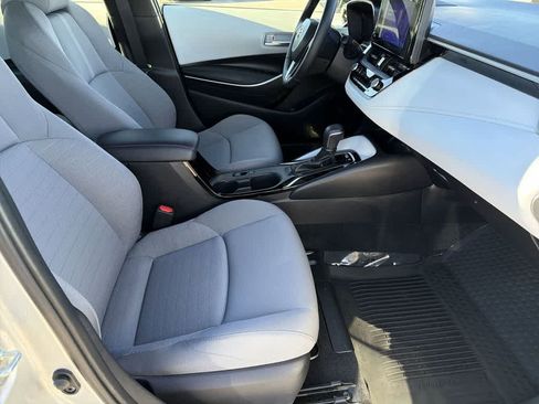 Used 2025 Toyota Corolla SE image 19